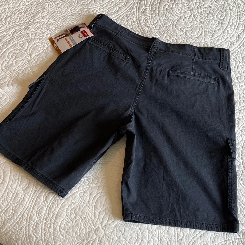 NWT Wrangler Cargo Cotton Shorts Men's 33 X 10